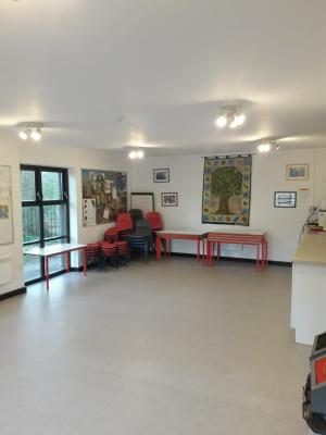 ./images/visitor-centre/classroom_3.jpg